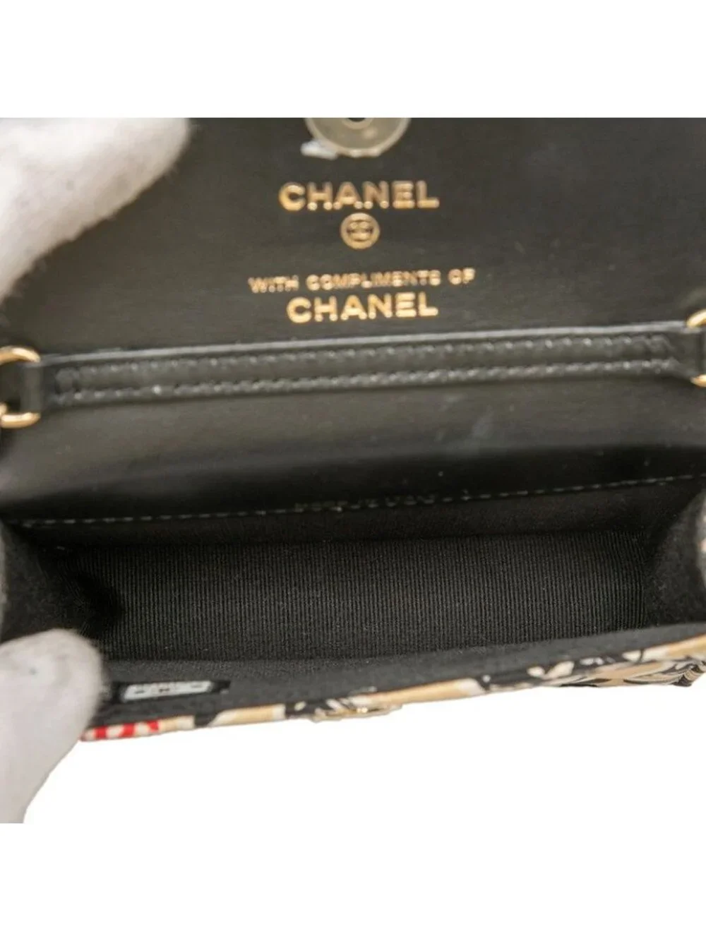 Chanel CC Logo Quilted Check Calfskin Rug Crossbody Mini Chain Shoulder Bag - Picture 4 of 7